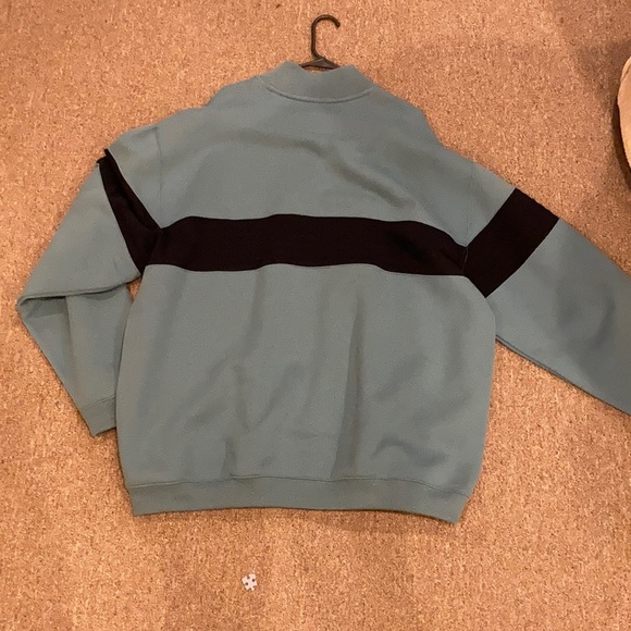 Champions Sweater - Picture 4 of 5